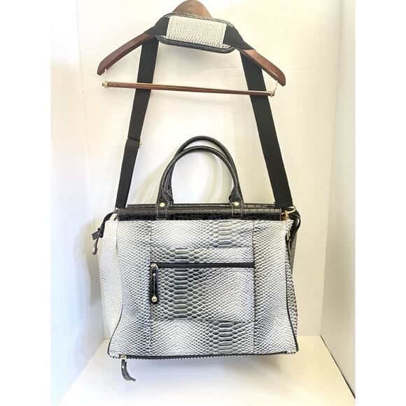 Samantha Brown Croc-Embossed Dowel Travel Bag Black/white - Picture 8 of 16